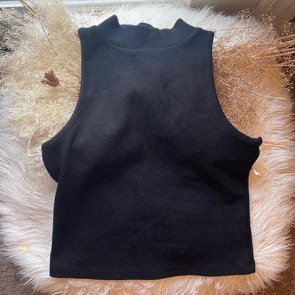 High neck sweater tank - Picture 2 of 2